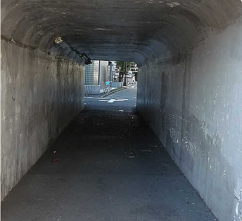 モテキのトンネル.jpg